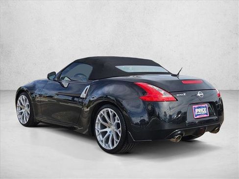 Used 2011 Nissan 370Z Roadster image 7