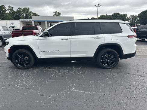 Used 2023 Jeep Grand Cherokee L Laredo AWD/4WD image 5