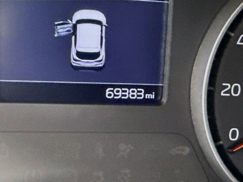 Used 2022 Kia Seltos Nightfall Edition image 4