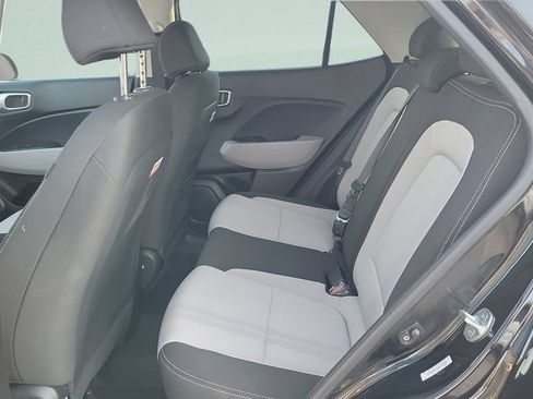 Used 2022 Hyundai Venue SEL FWD image 10