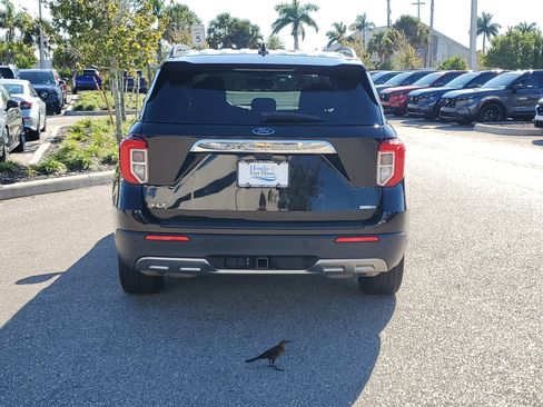 Used 2020 Ford Explorer XLT w/ Equipment Group 202A image 5