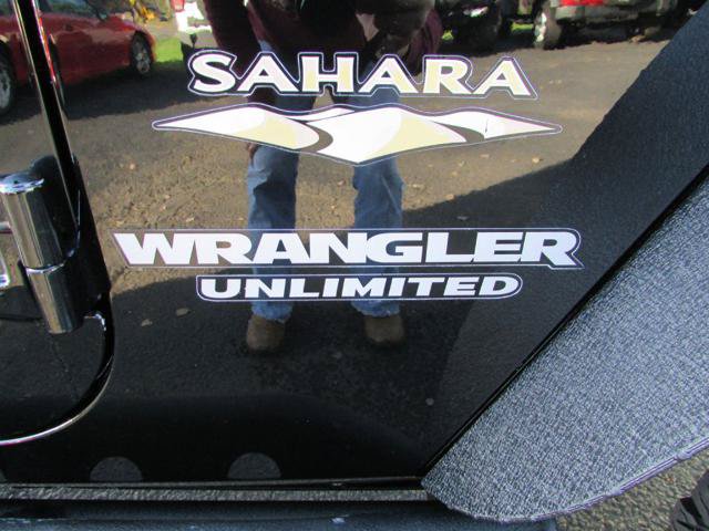 Used 2012 Jeep Wrangler Unlimited Sahara AWD/4WD image 21