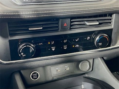 Used 2023 Nissan Rogue S image 19