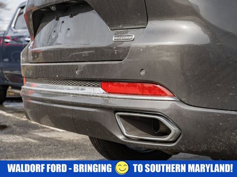 Used 2023 Jeep Grand Cherokee Overland image 6