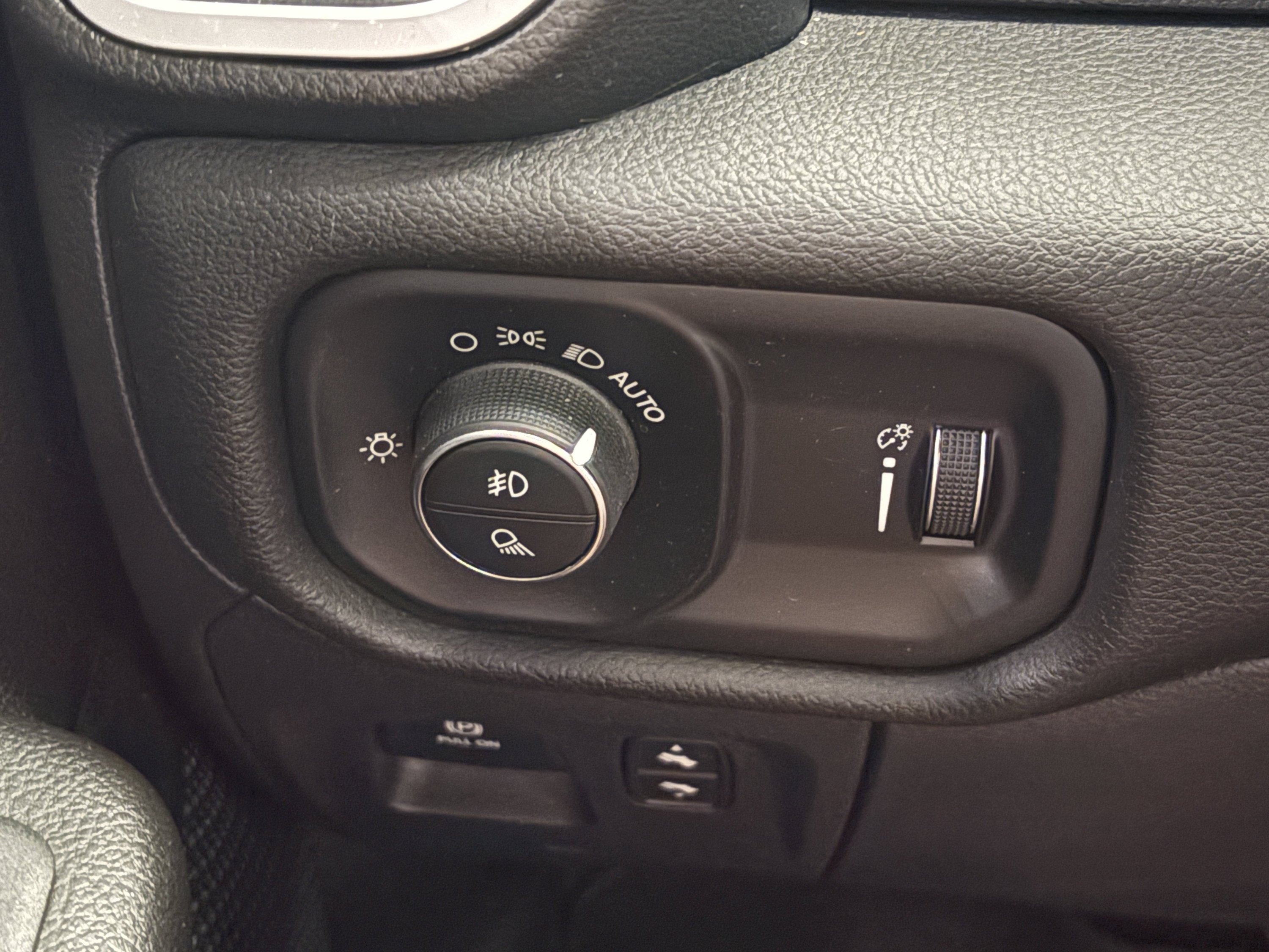 Used 2023 RAM 1500 Big Horn AWD/4WD image 19