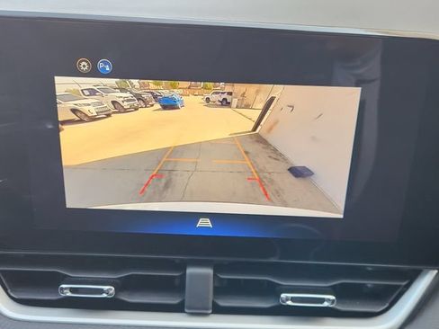 Used 2026 Chevrolet Equinox LT FWD image 6