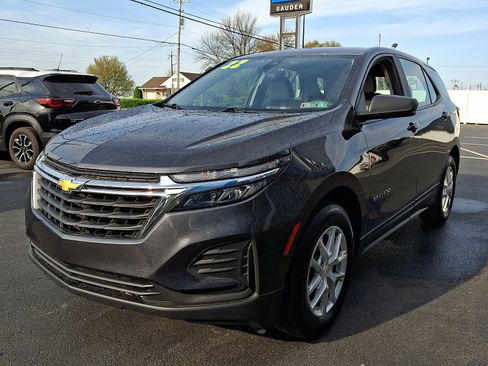 Used 2022 Chevrolet Equinox LS AWD/4WD image 3