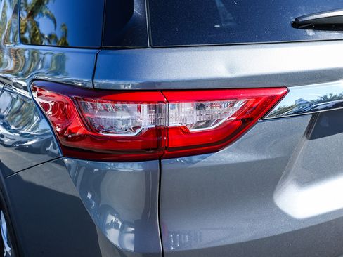 Used 2020 Chevrolet Traverse LS image 8