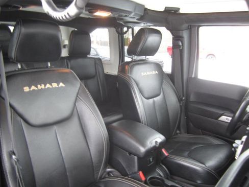 Used 2014 Jeep Wrangler Unlimited Sahara w/ Dual Top Group image 14