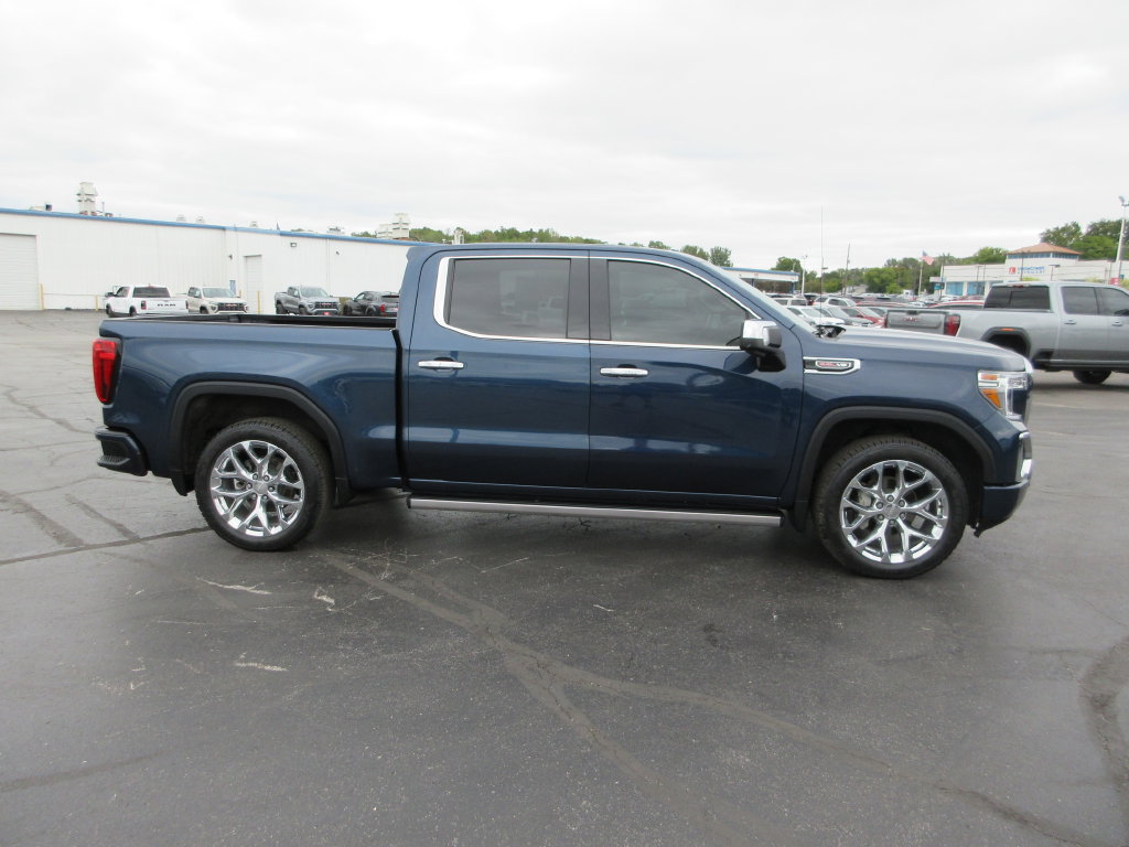 Certified 2021 GMC Sierra 1500 Denali w/ Denali Ultimate Package AWD/4WD image 4