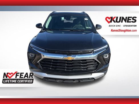 Used 2025 Chevrolet TrailBlazer LT w/ Driver Confidence Package image 5