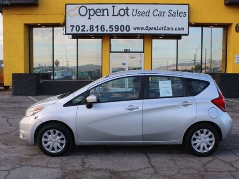 Used 2016 Nissan Versa Note SV image 2