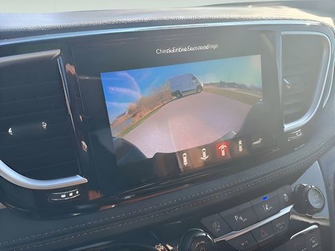 New 2026 Chrysler Pacifica Pinnacle image 25