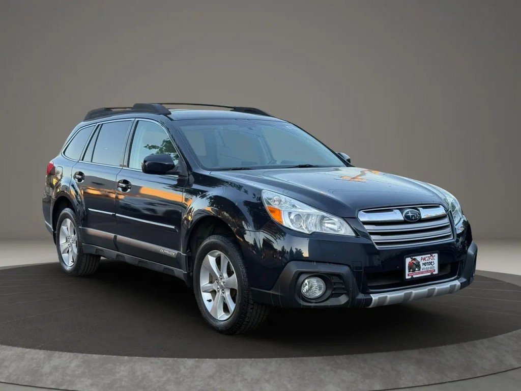 Used 2013 Subaru Outback 2.5i Limited AWD/4WD image 1