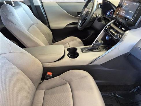 Used 2021 Toyota Venza LE w/ Carpet Mat Package (TMS) AWD/4WD image 27