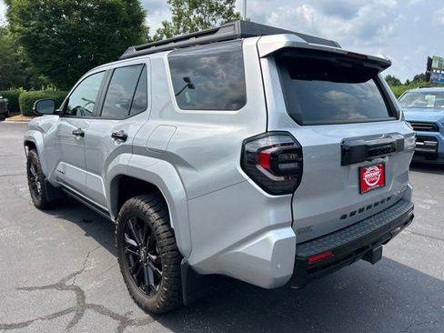 Used 2025 Toyota 4Runner Platinum AWD/4WD image 11