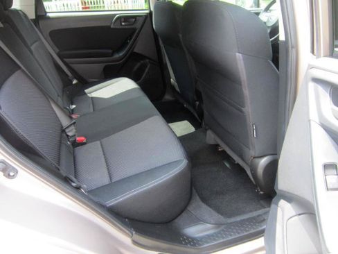 Used 2014 Subaru Forester 2.5i Premium w/ All-Weather Package AWD/4WD image 11