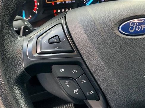 Used 2016 Ford Edge SE image 18