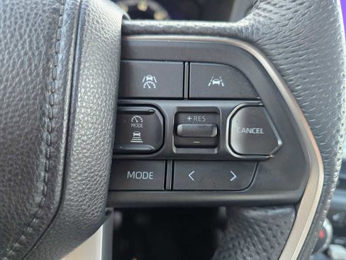 Used 2024 Toyota Tacoma TRD Off-Road image 31