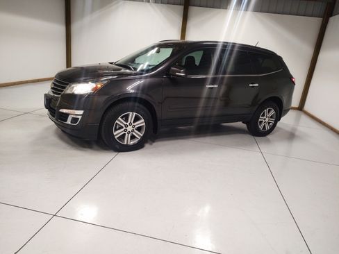Used 2017 Chevrolet Traverse LT AWD/4WD image 4