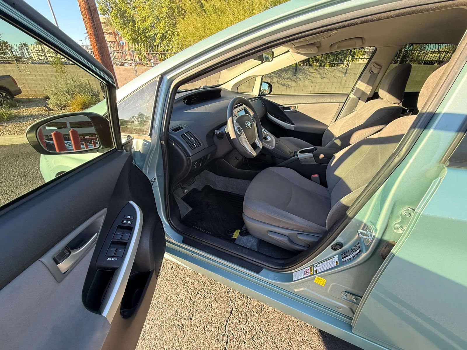 Used 2015 Toyota Prius Two FWD image 9