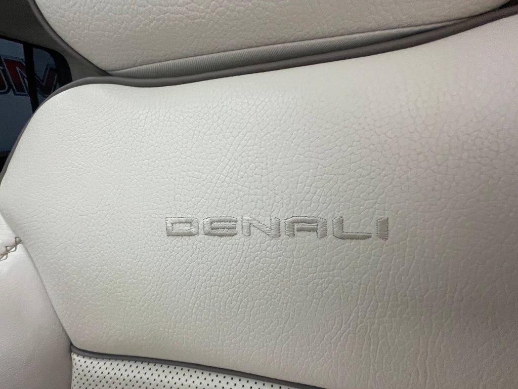 Used 2022 GMC Yukon XL Denali AWD/4WD image 22