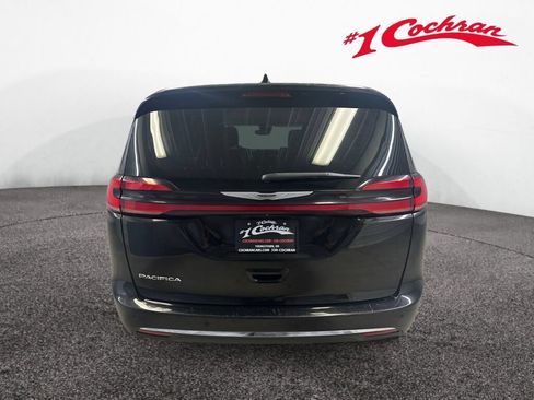 Used 2024 Chrysler Pacifica Touring-L FWD image 21
