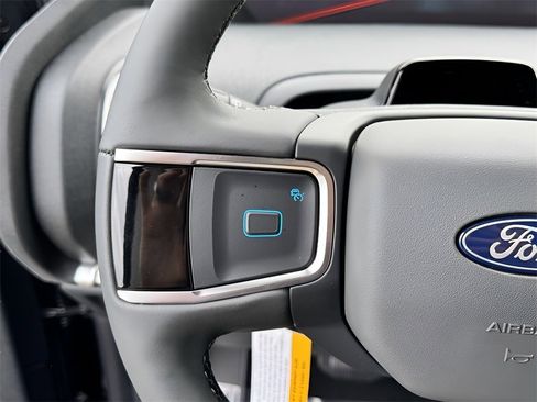 New 2025 Ford Expedition Active image 16