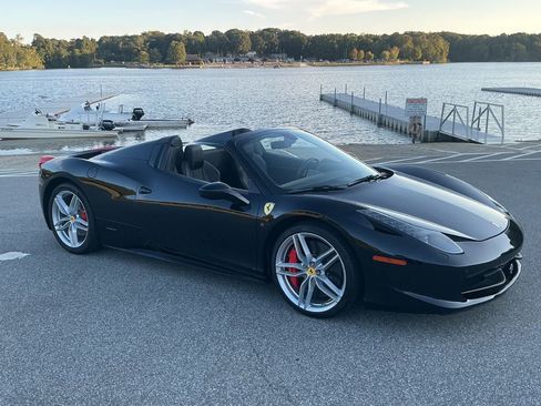 Used 2013 Ferrari 458 Spider image 18