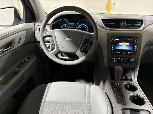 Used 2015 Chevrolet Traverse LS FWD image 11