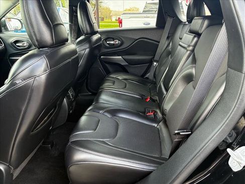 Used 2019 Jeep Cherokee Limited image 22