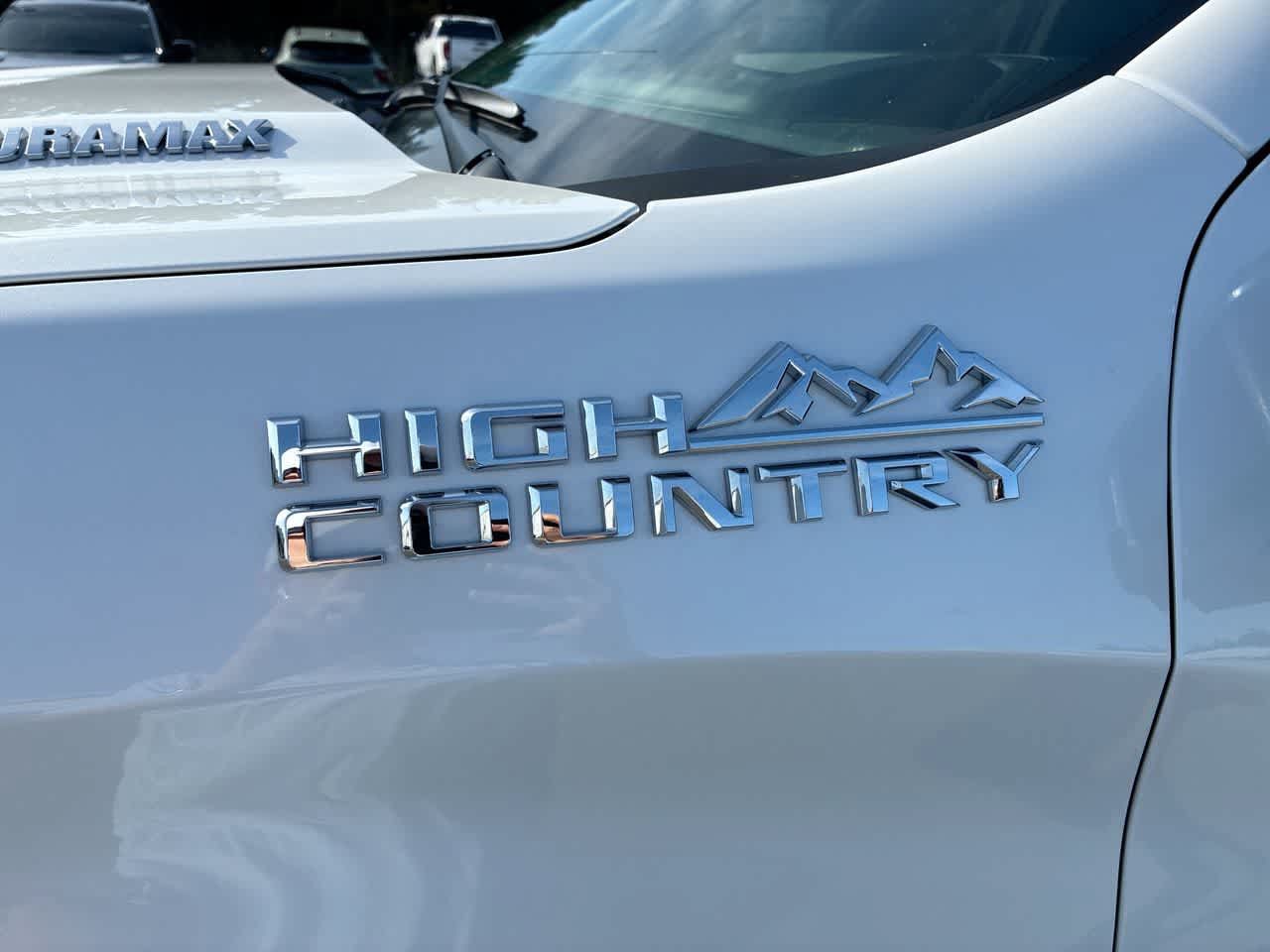 Used 2025 Chevrolet Silverado 1500 High Country AWD/4WD image 31