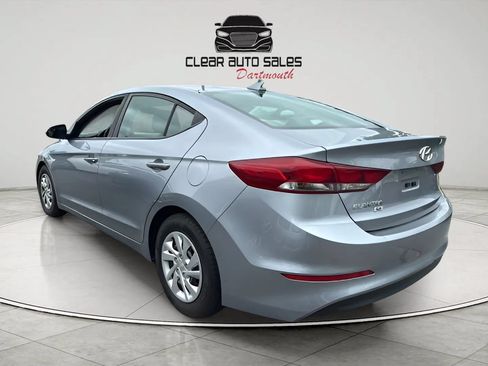 Used 2017 Hyundai Elantra SE FWD image 4