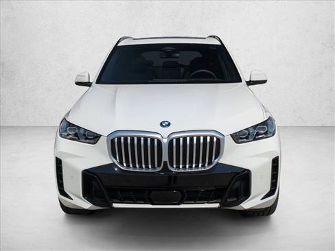 Used 2026 BMW X5 xDrive50e w/ M Sport Package AWD/4WD image 6