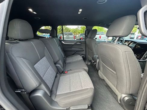 Used 2025 GMC Acadia Elevation image 21