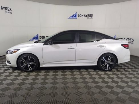 Used 2021 Nissan Sentra SR w/ SR Premium Package FWD image 2