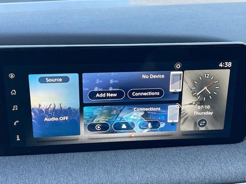 New 2025 Nissan Kicks SV image 15