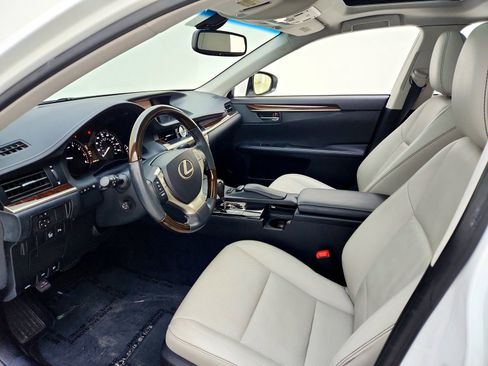 Used 2014 Lexus ES 350 w/ Luxury Package image 11