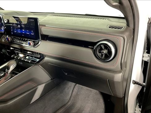 Used 2025 Chevrolet Colorado Z71 image 22