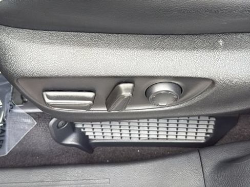 Used 2025 Toyota Sienna XSE w/ XSE Plus Package FWD image 20