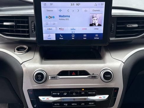 Used 2023 Ford Explorer XLT w/ Equipment Group 202A RWD image 31