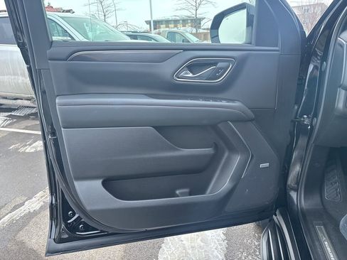 Used 2024 Chevrolet Suburban RST image 15