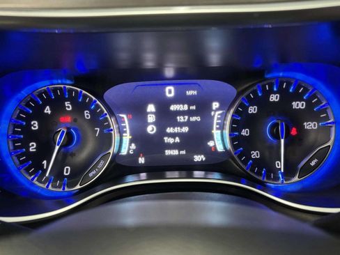 Used 2017 Chrysler Pacifica Limited FWD image 57