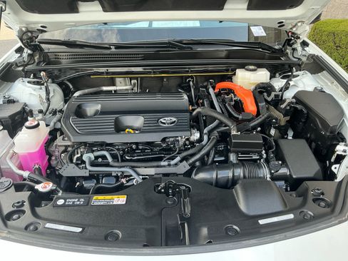 Certified 2025 Toyota Crown Signia AWD/4WD image 21