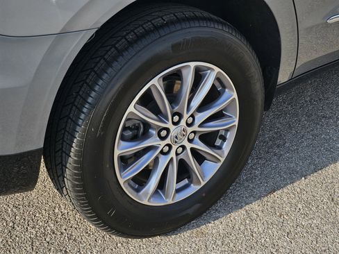 Used 2024 Buick Enclave Premium image 7