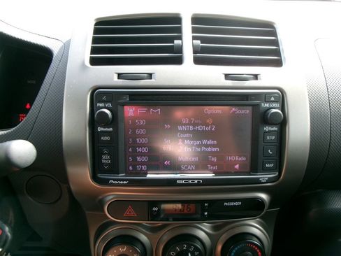 Used 2014 Scion xD image 16