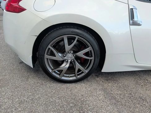 Used 2016 Nissan 370Z Touring Sport RWD image 11