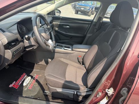 Used 2025 Nissan Sentra SV FWD image 16