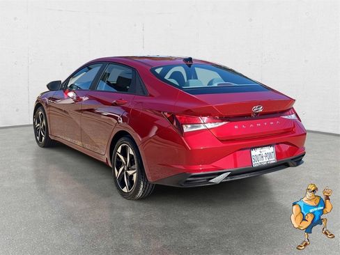 Certified 2023 Hyundai Elantra SEL w/ Convenience Package image 7