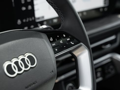 Certified 2025 Audi Q5 Premium w/ Premium Plus AWD/4WD image 12
